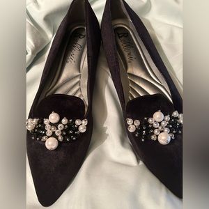 Black pointed toe flats with Pearls